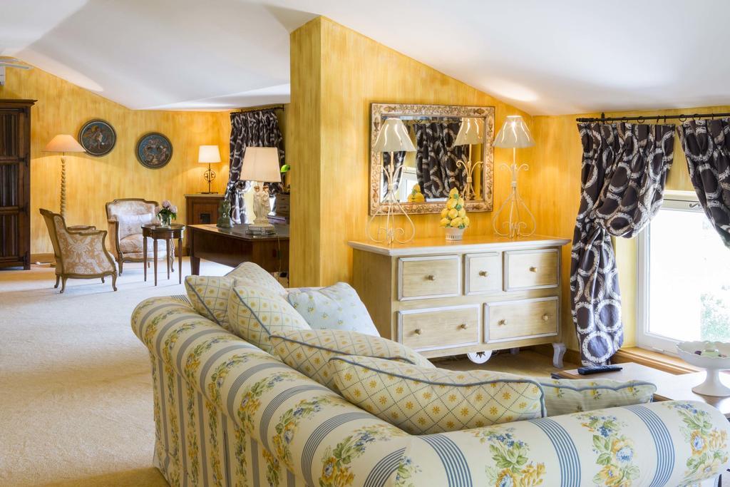 Chateau Talaud Bed and Breakfast Loriol-du-Comtat Værelse billede